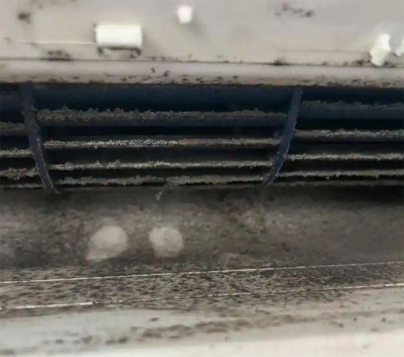 佳木斯空调吹的风有股烧焦味是怎么回事